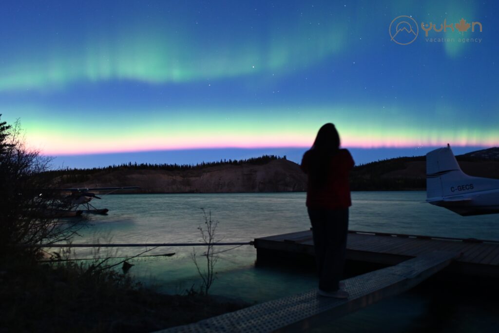 northern-lights-lake-fall-season